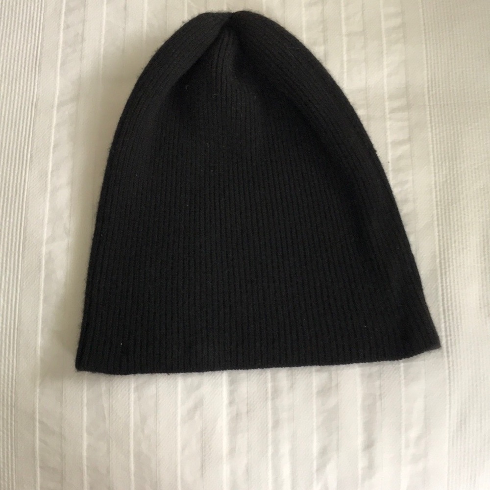 Everlane black Ribbed Cashmere hat, EUC